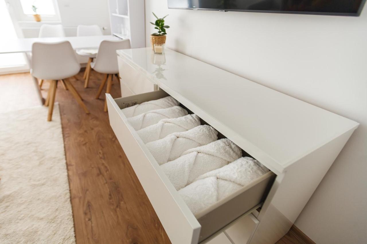 Design Apartment / 2 Room / Central / Contactless Check-In Hanovra Exterior foto